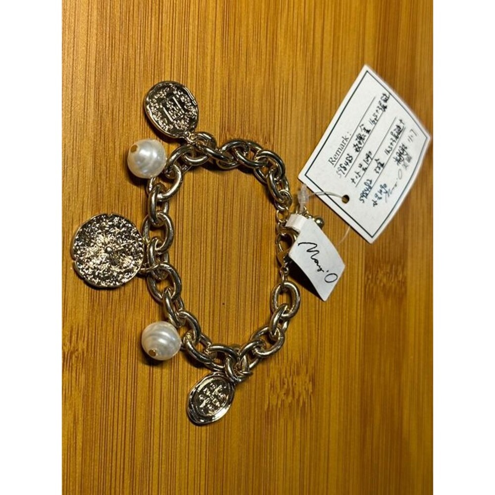 gold tone coin charm bracelet with faux pearl beads vintage style jewelry nwt